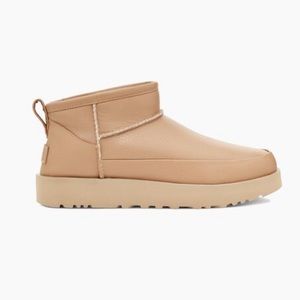 BRAND NEW, NEVER WORN CLASSIC SUGAR ULTRA MINI UGGS